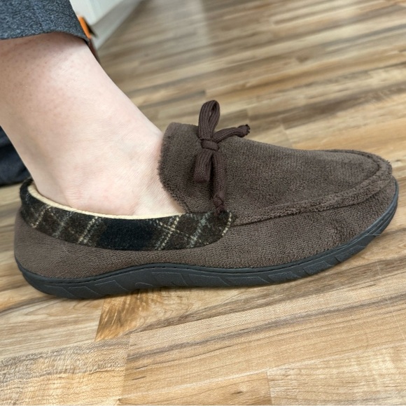 Totes Toasties Mens Slippers US 11-12 XL Chocolate Brown Memory Foam Loafer NEW - Picture 7 of 11